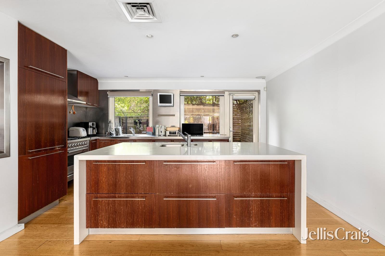 1 Walsh Street, West Melbourne image 5