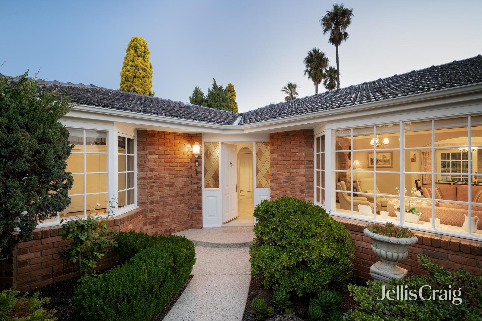1 Warrick Grove, Templestowe image 2