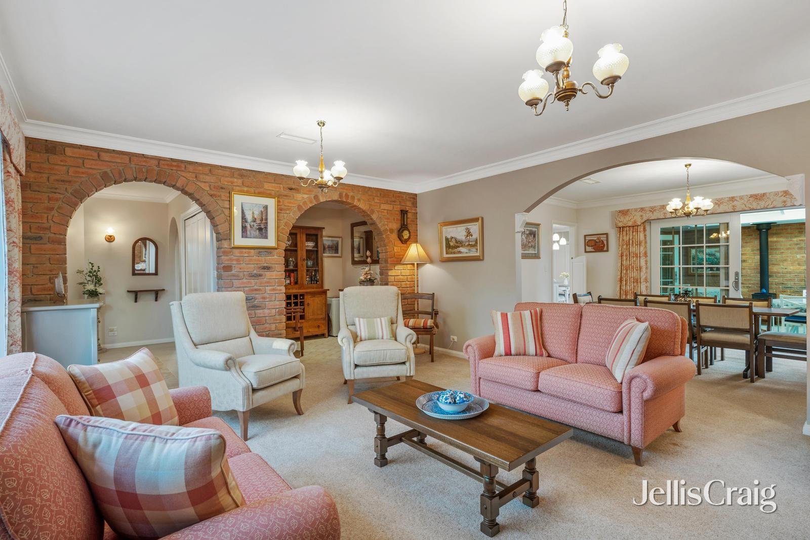 1 Warrick Grove, Templestowe image 4