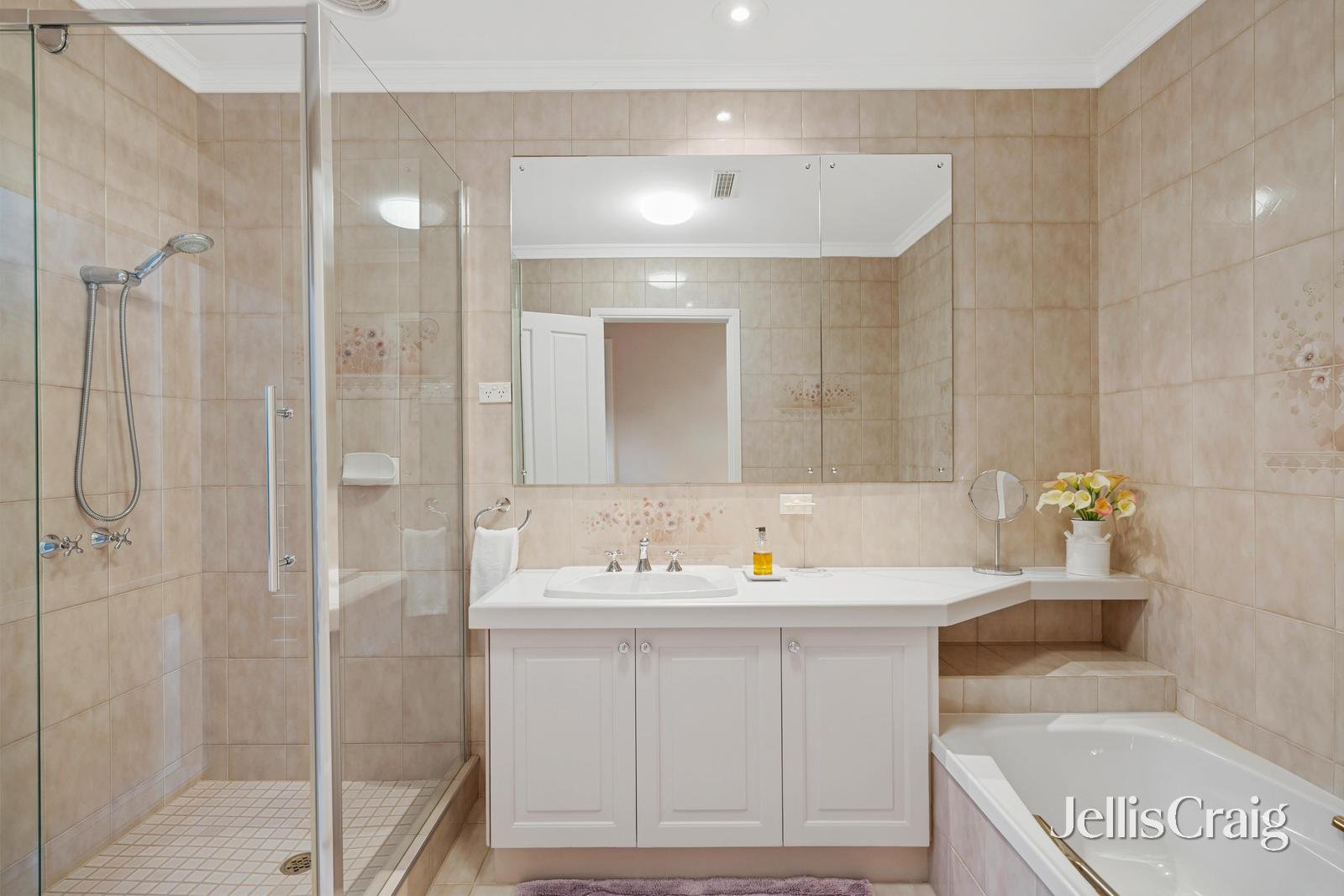 1 Warrick Grove, Templestowe image 11