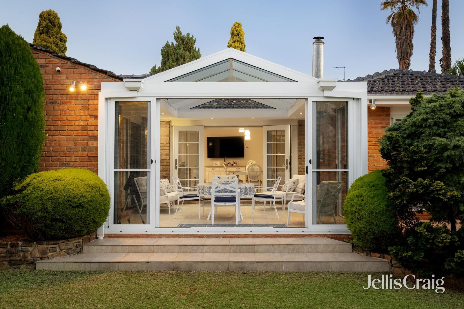 1 Warrick Grove, Templestowe image 13