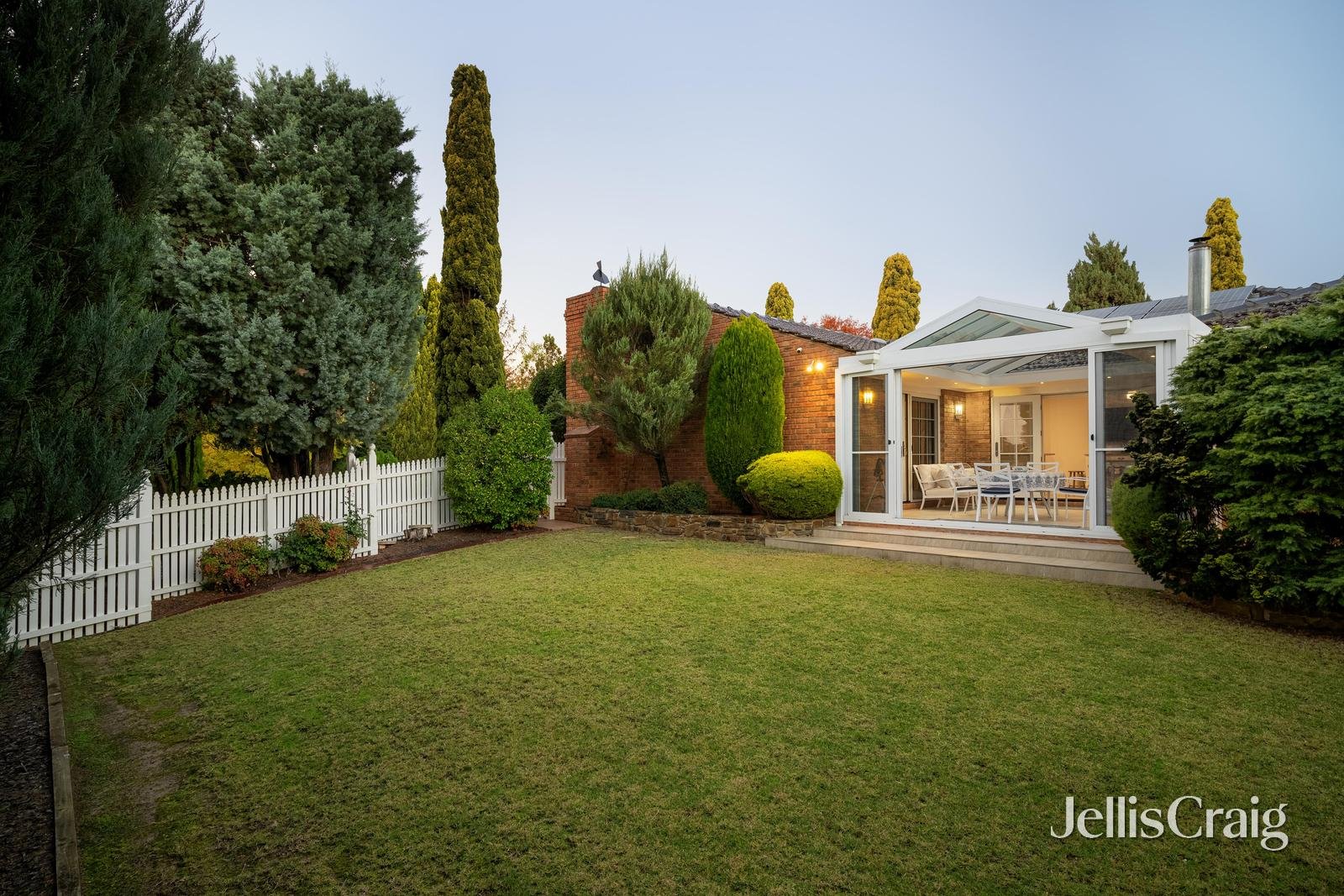 1 Warrick Grove, Templestowe image 14