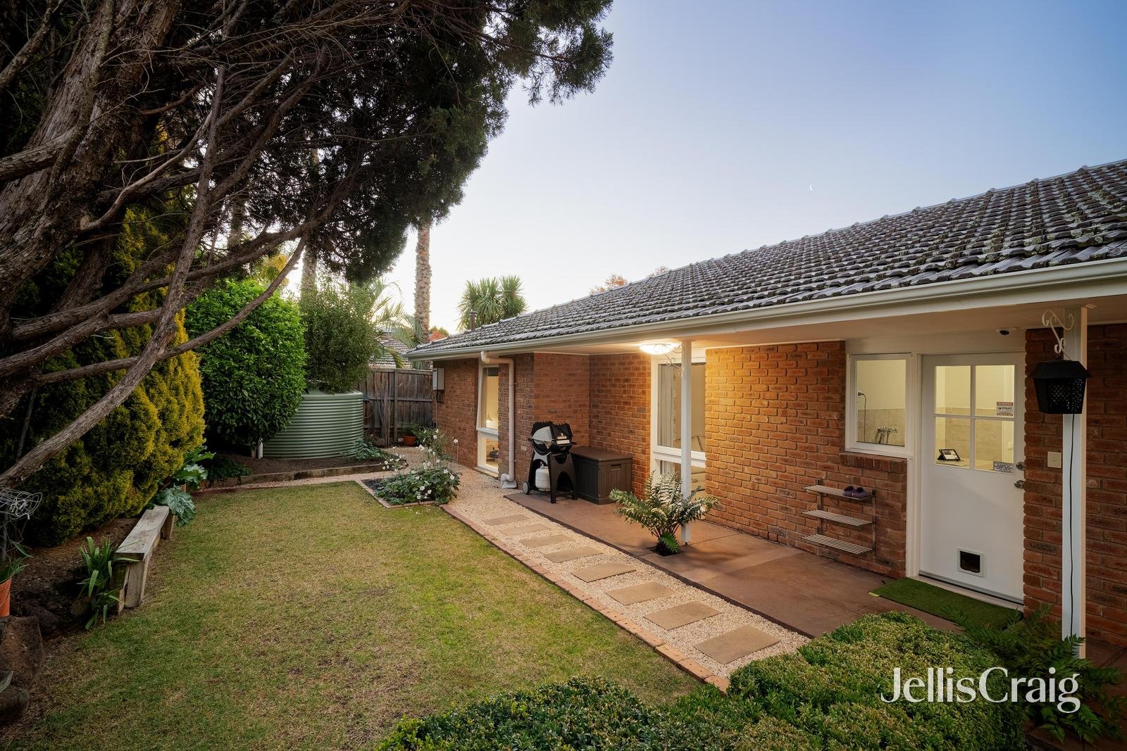 1 Warrick Grove, Templestowe image 15