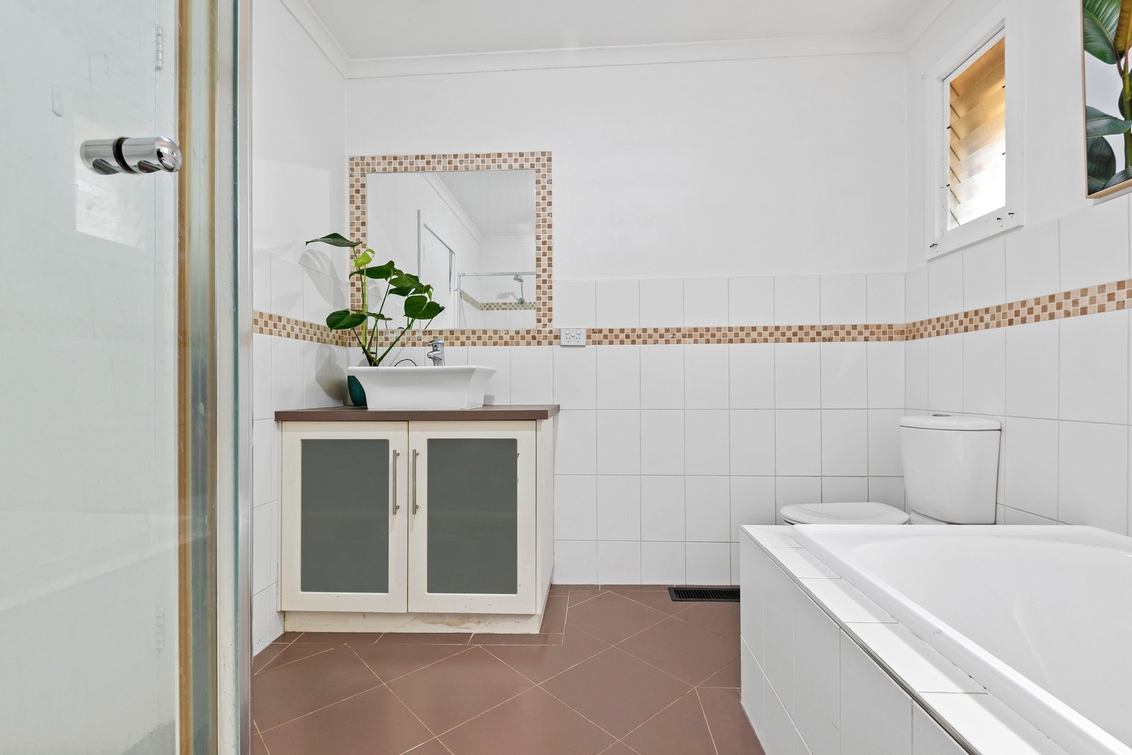Property Gallery Thumbnail 8