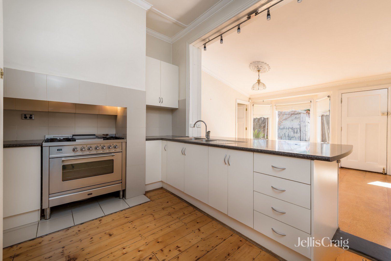 1 Wattle Valley Road, Brunswick&nbsp;West image 2