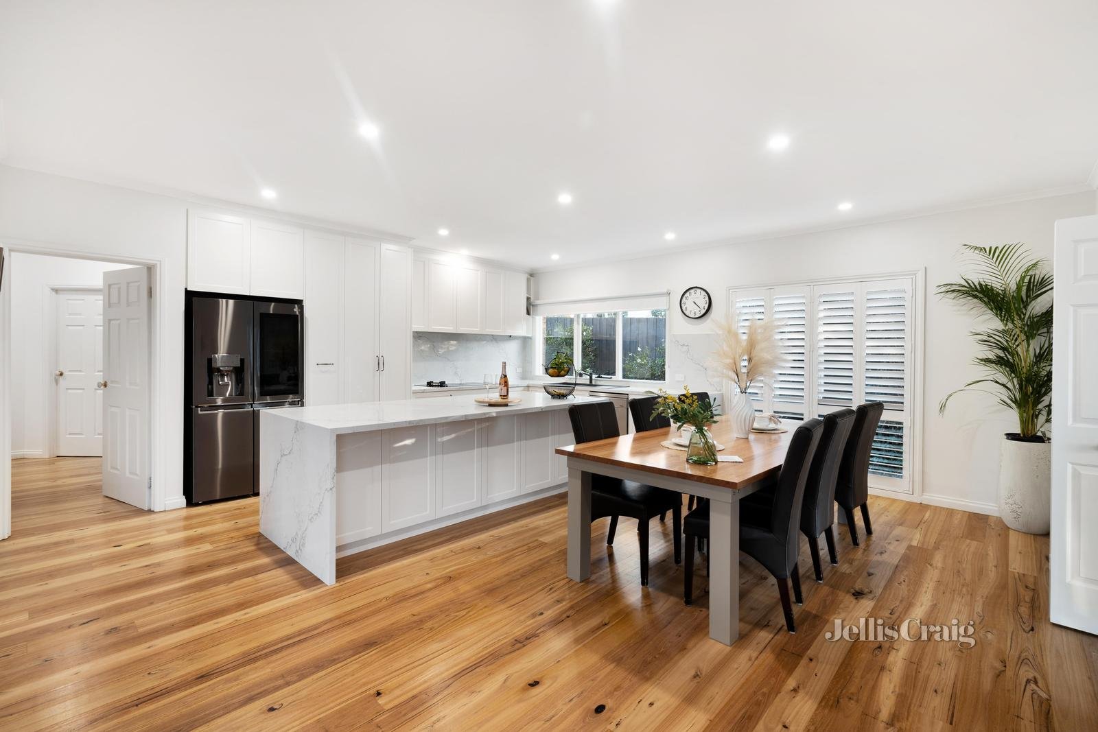 1 Wiaktun Crescent, Mount Waverley image 4