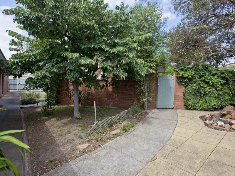 1 Willonga Street, Strathmore image 8