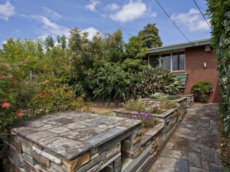 1 Willonga Street, Strathmore image 11