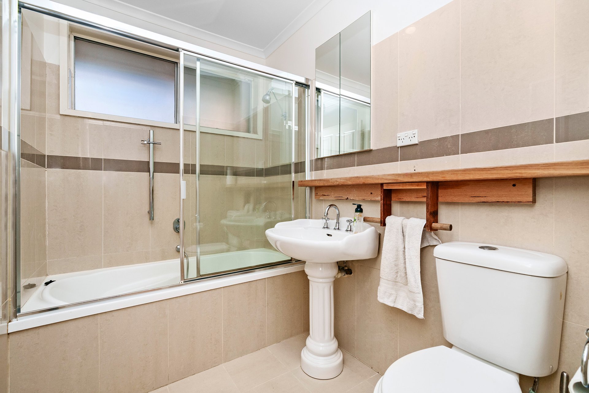 Property Gallery Thumbnail 6