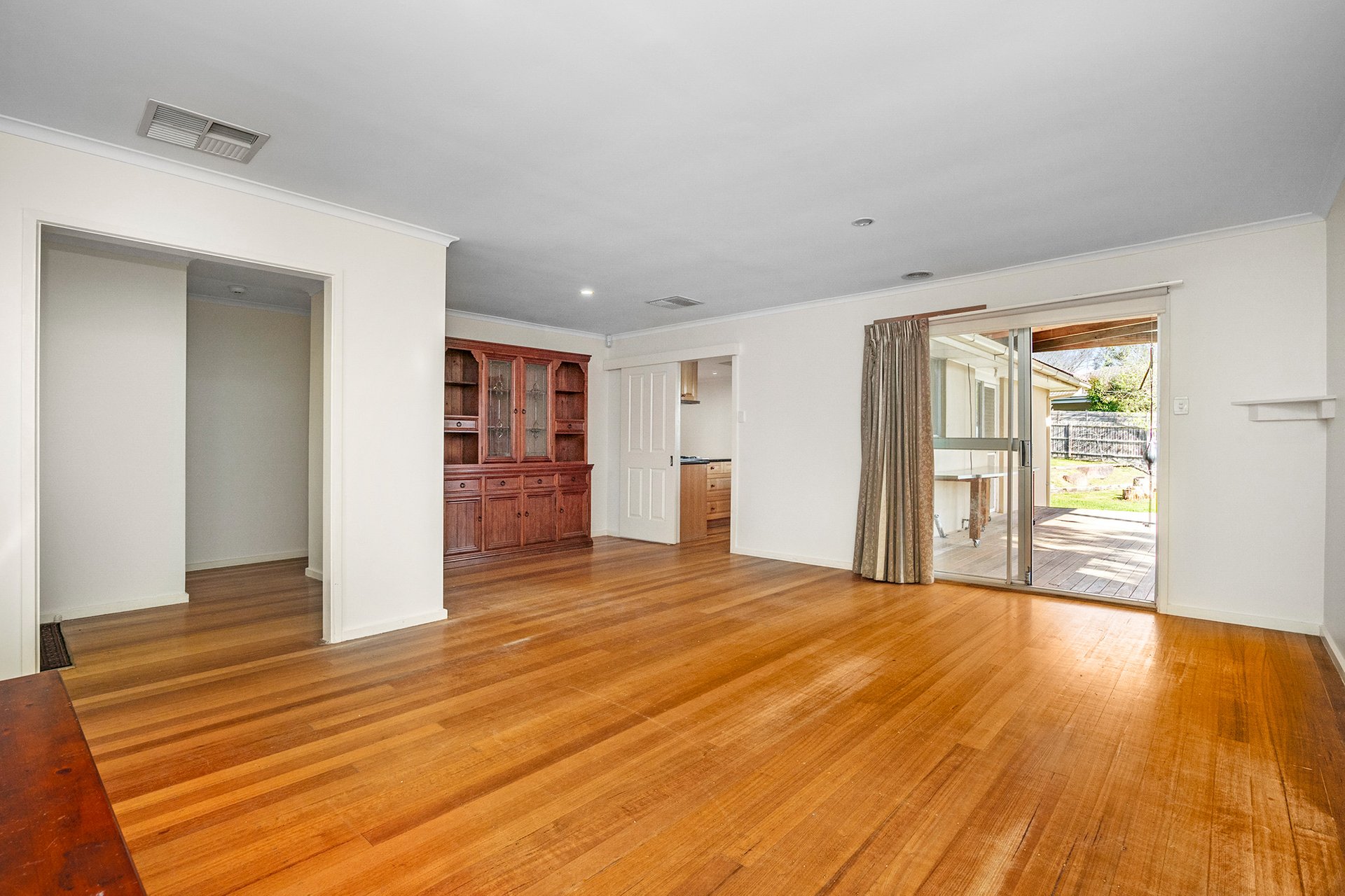Property Gallery Thumbnail 3