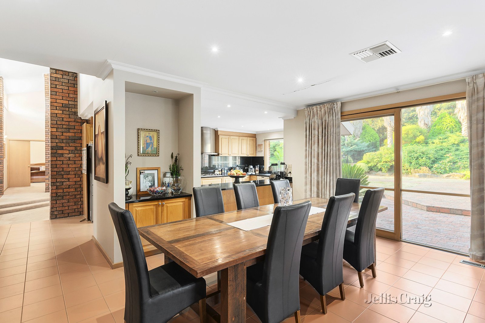 1 Winifred Court, Templestowe image 7