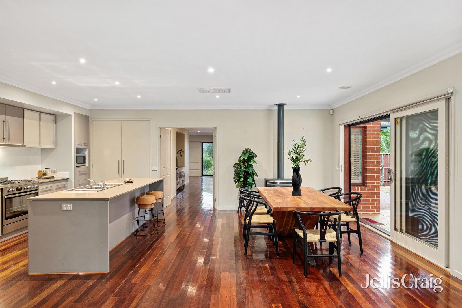 1 Woningary Crescent, Doreen image 5