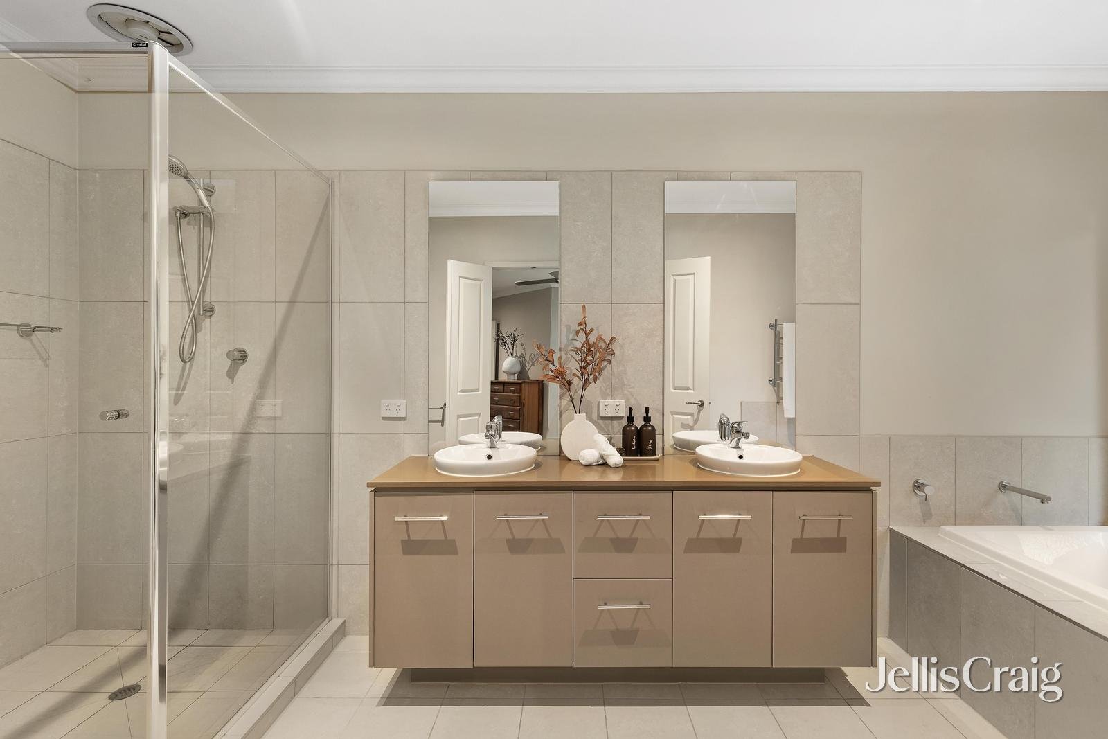 1 Woningary Crescent, Doreen image 10