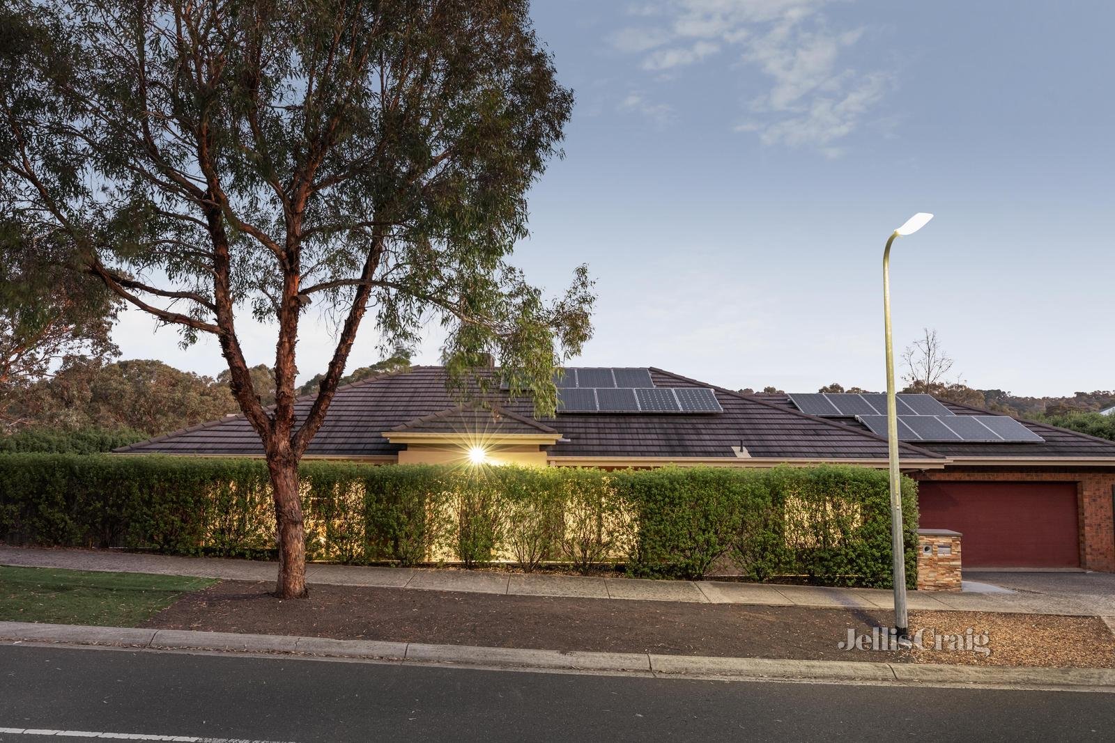 1 Yellowbox Way, Diamond Creek image 2