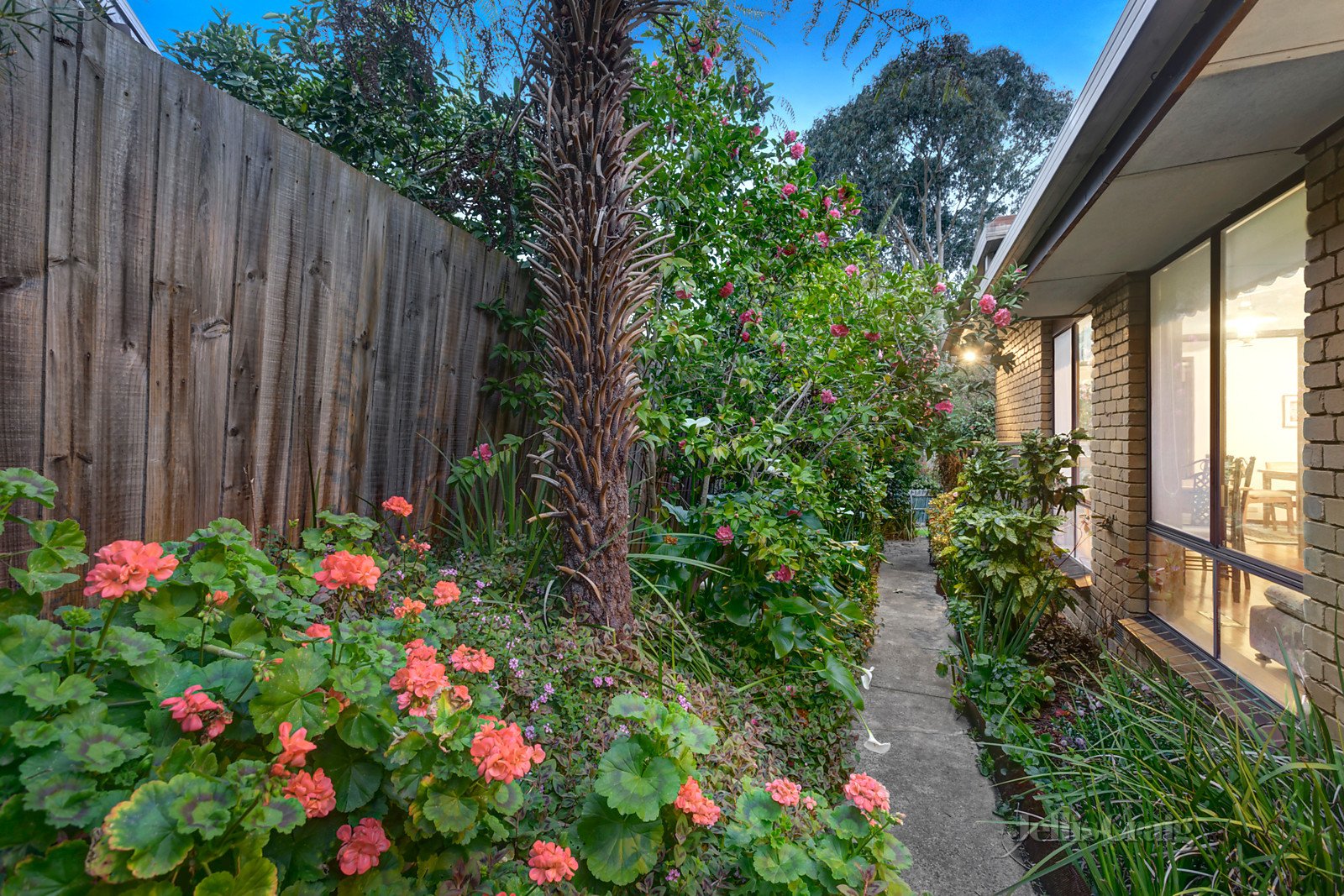 1 Yulong Court, Greensborough image 10