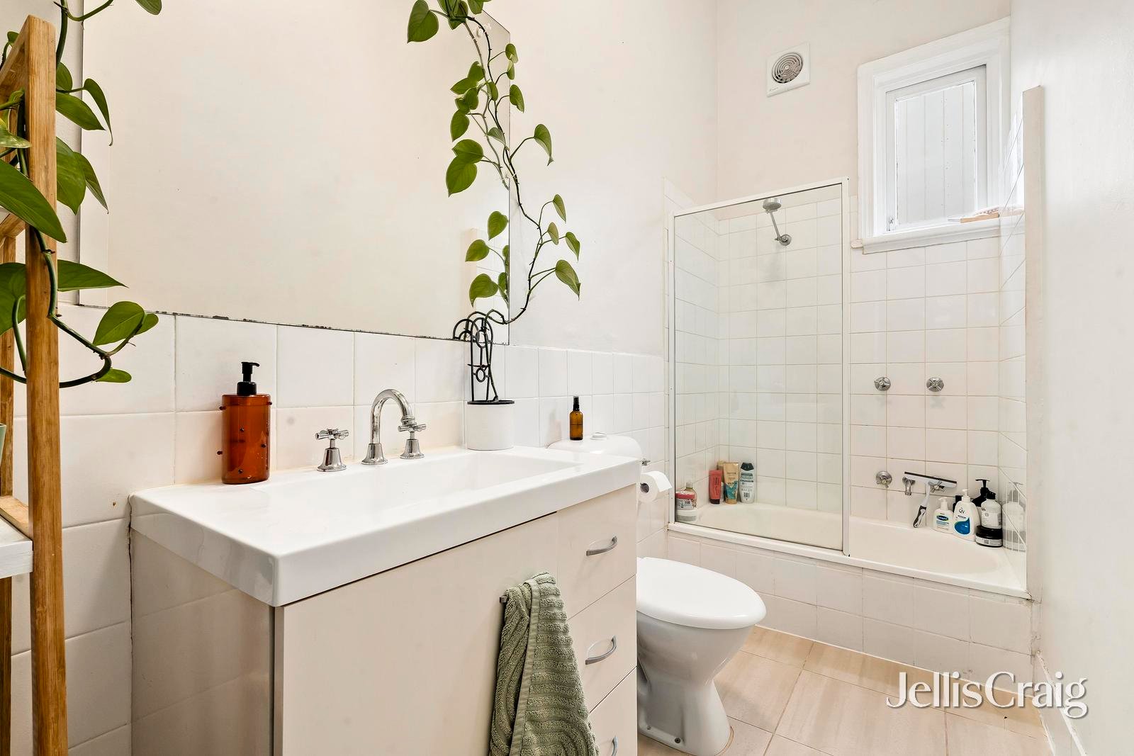 10-10a High Street, Windsor image 13