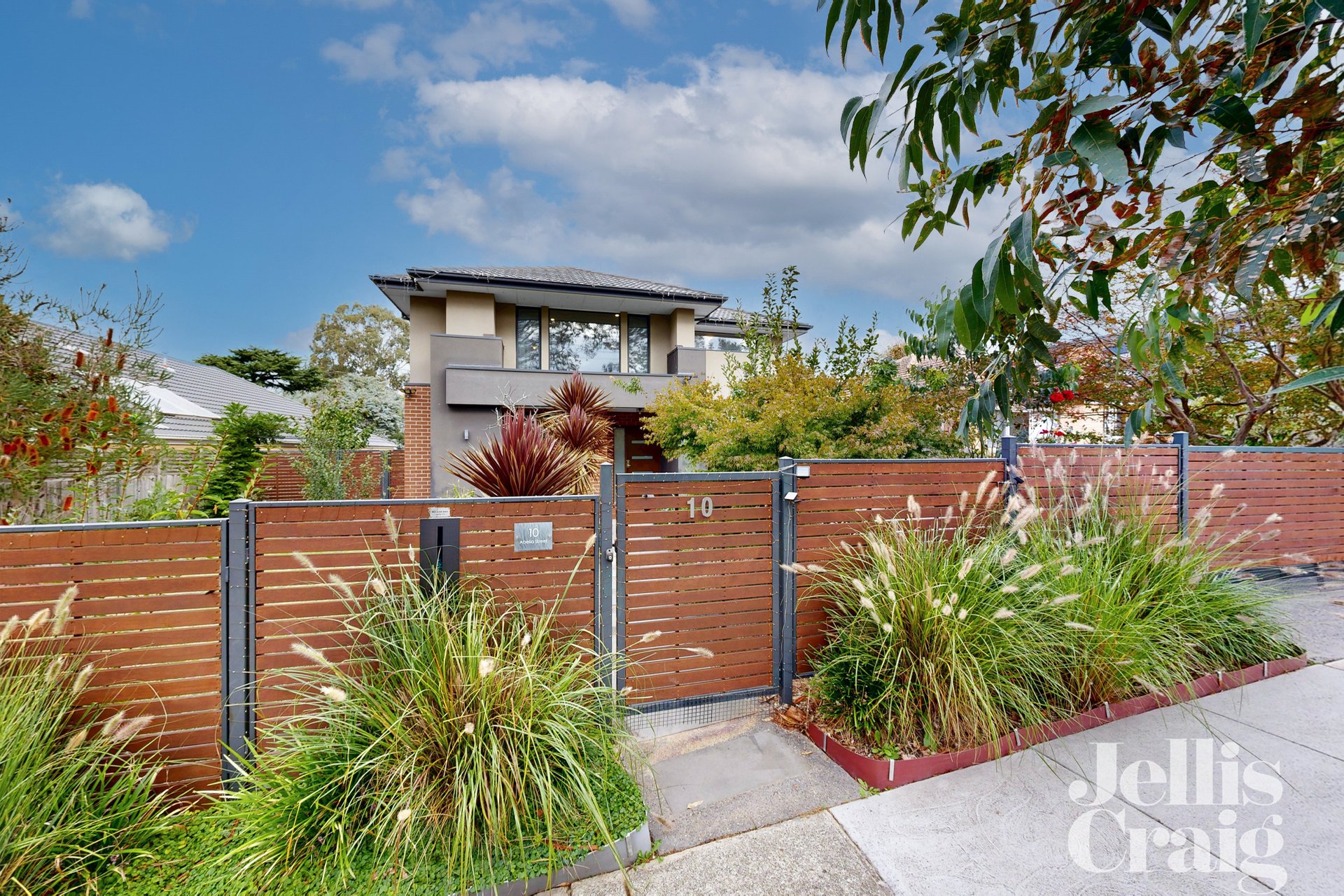 10 Abelia Street, Forest Hill image 1