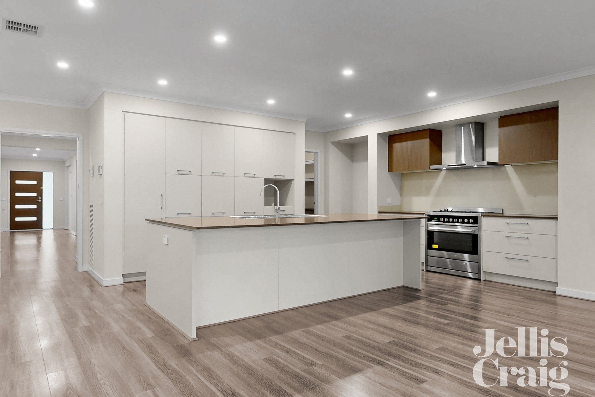 10 Abelia Street, Forest Hill image 9
