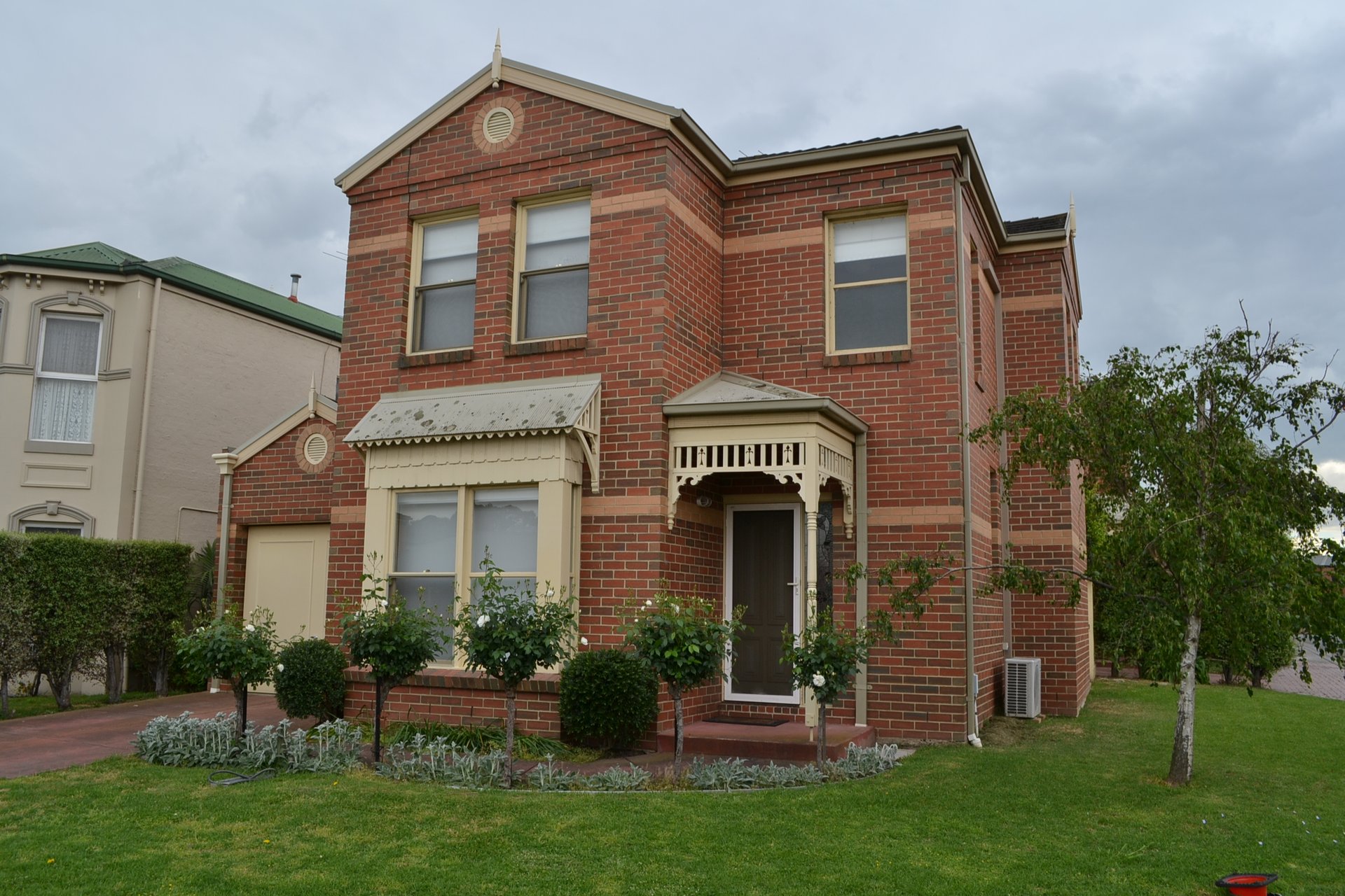 10 Acacia Grove, PASCOE VALE SOUTH VIC 3044