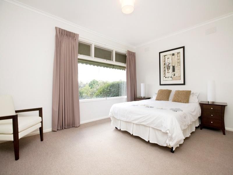 10 Ada Street, Doncaster image 6