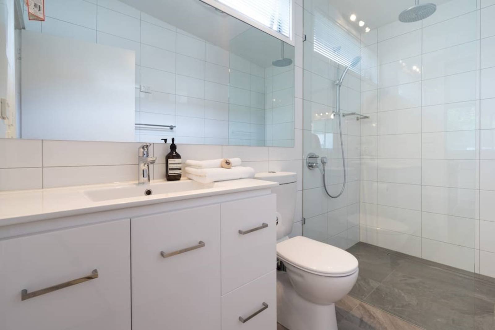 Property Gallery Thumbnail 9