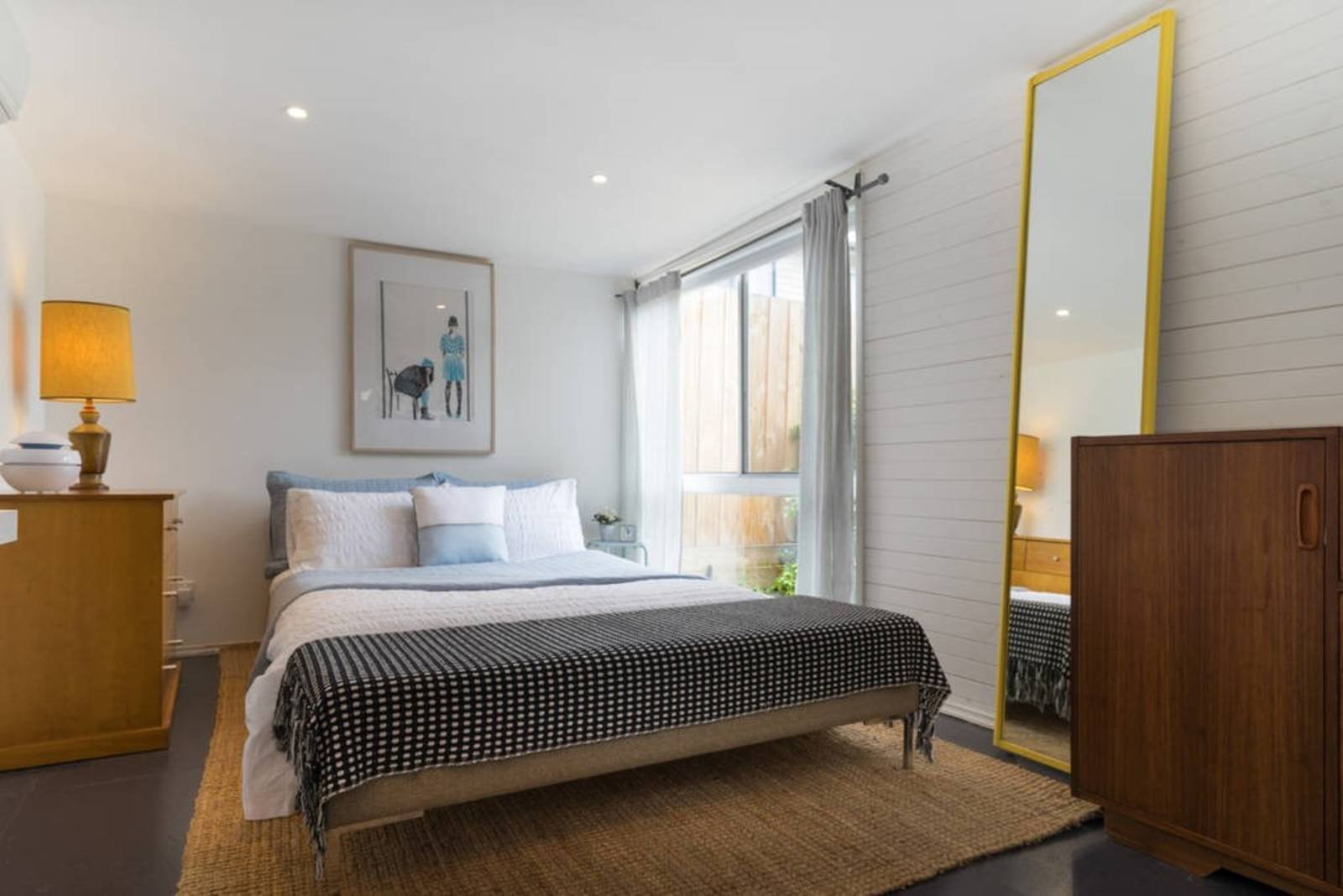 Property Gallery Thumbnail 11