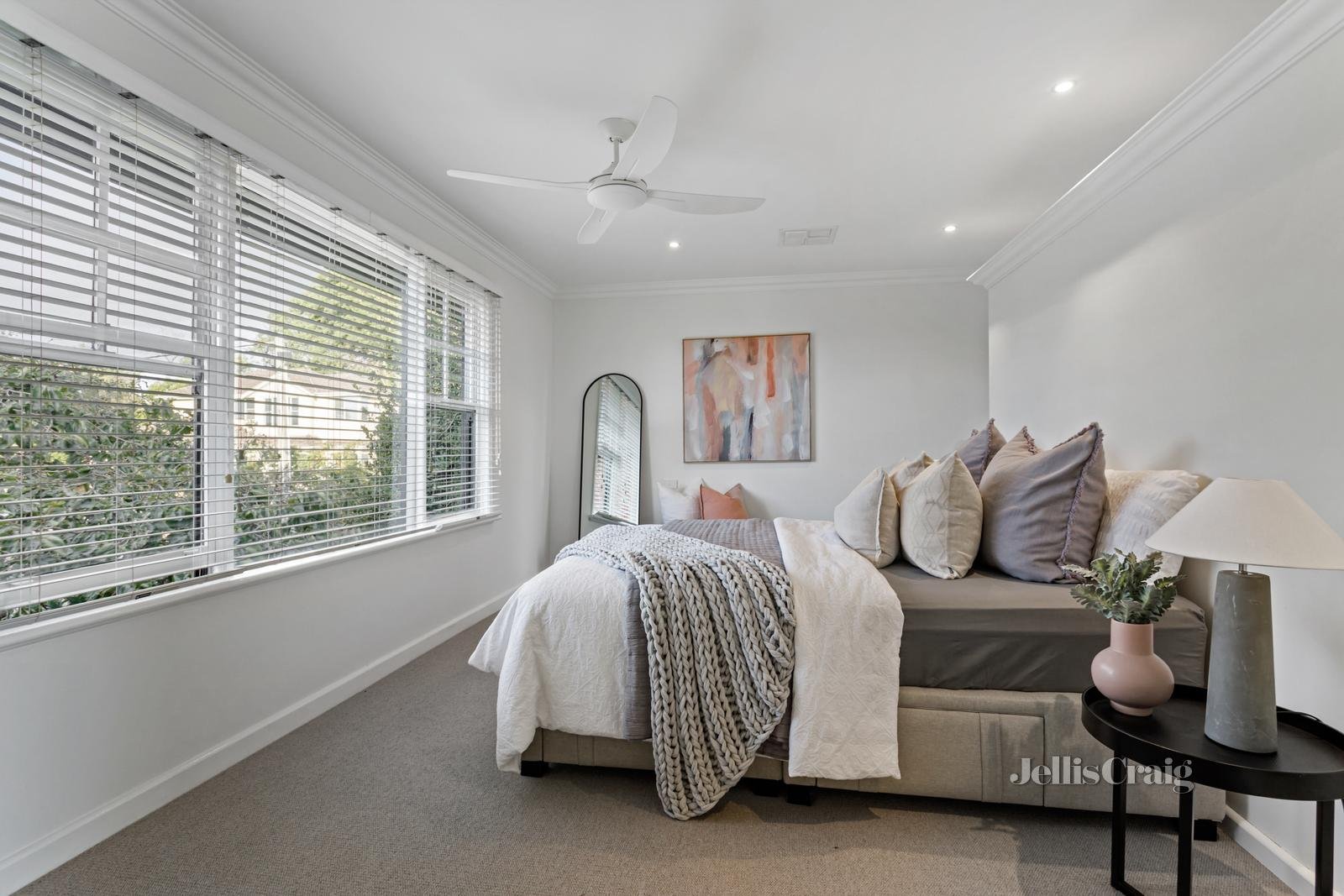 10 Albemarle Court, Glen Iris image 4