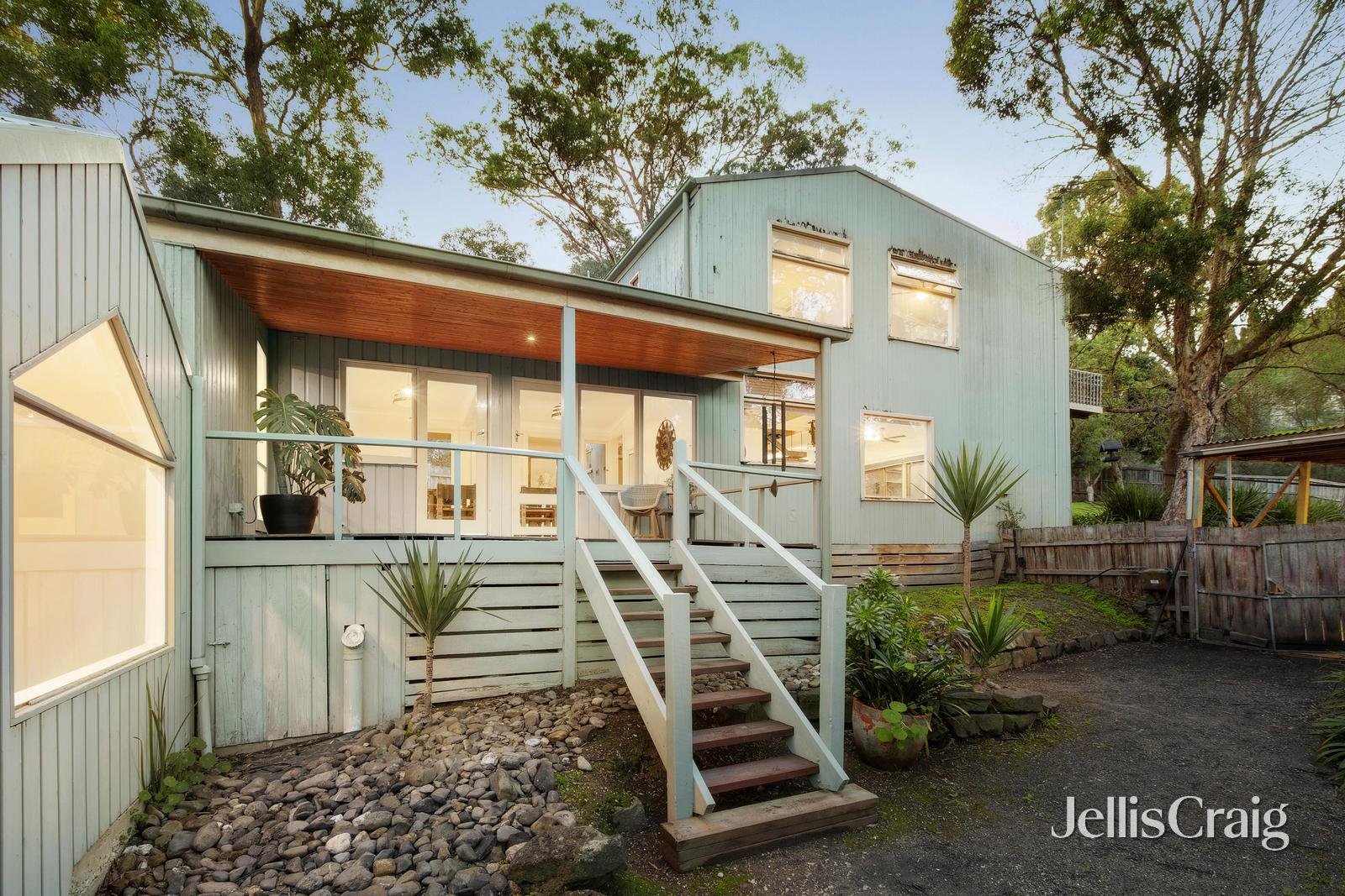 10 Albion Crescent, Greensborough image 15
