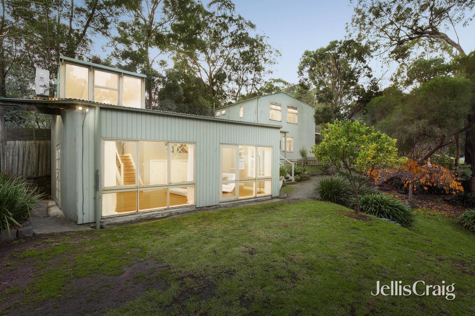 10 Albion Crescent, Greensborough image 16