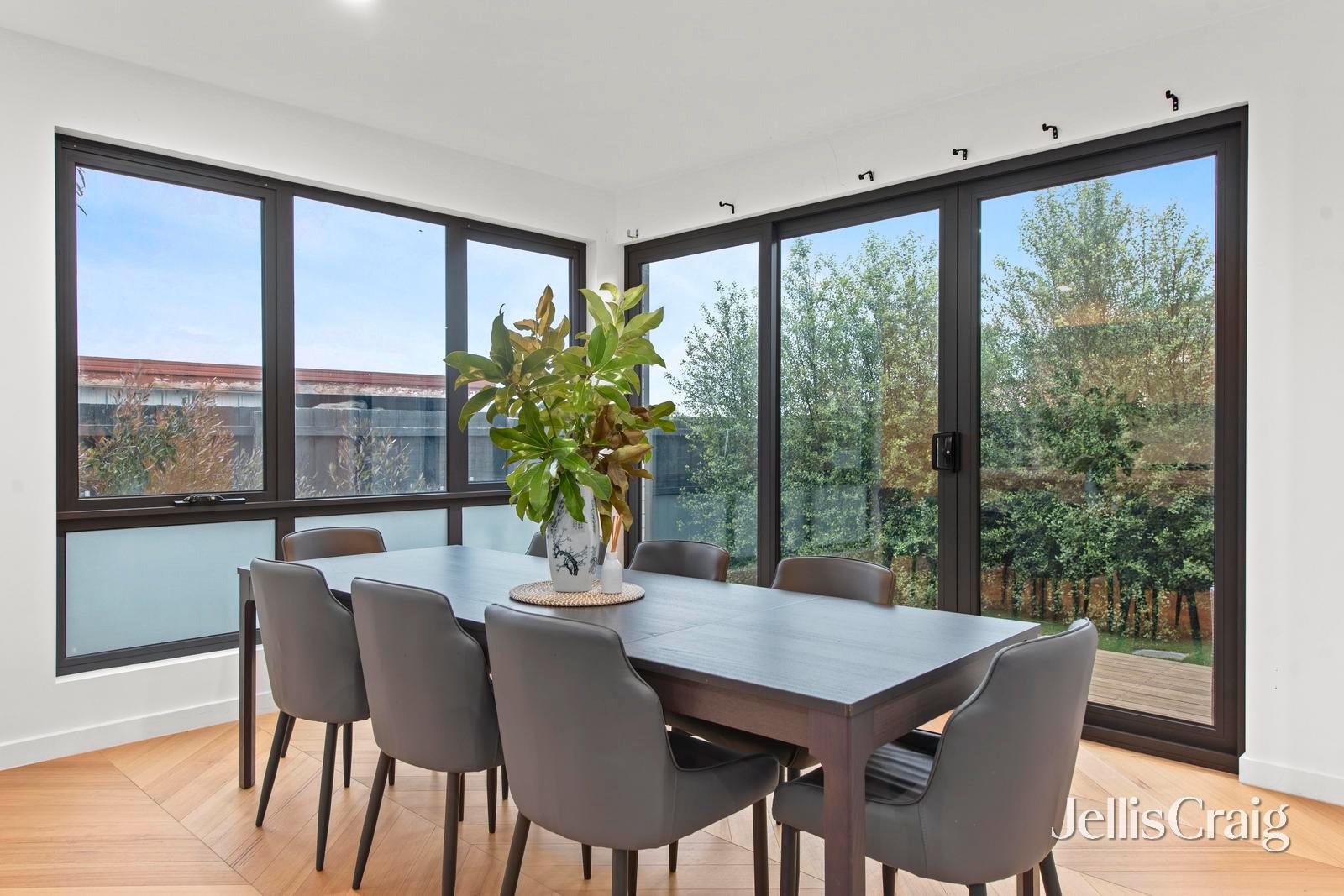 10 Alison Street, Mount Waverley image 3