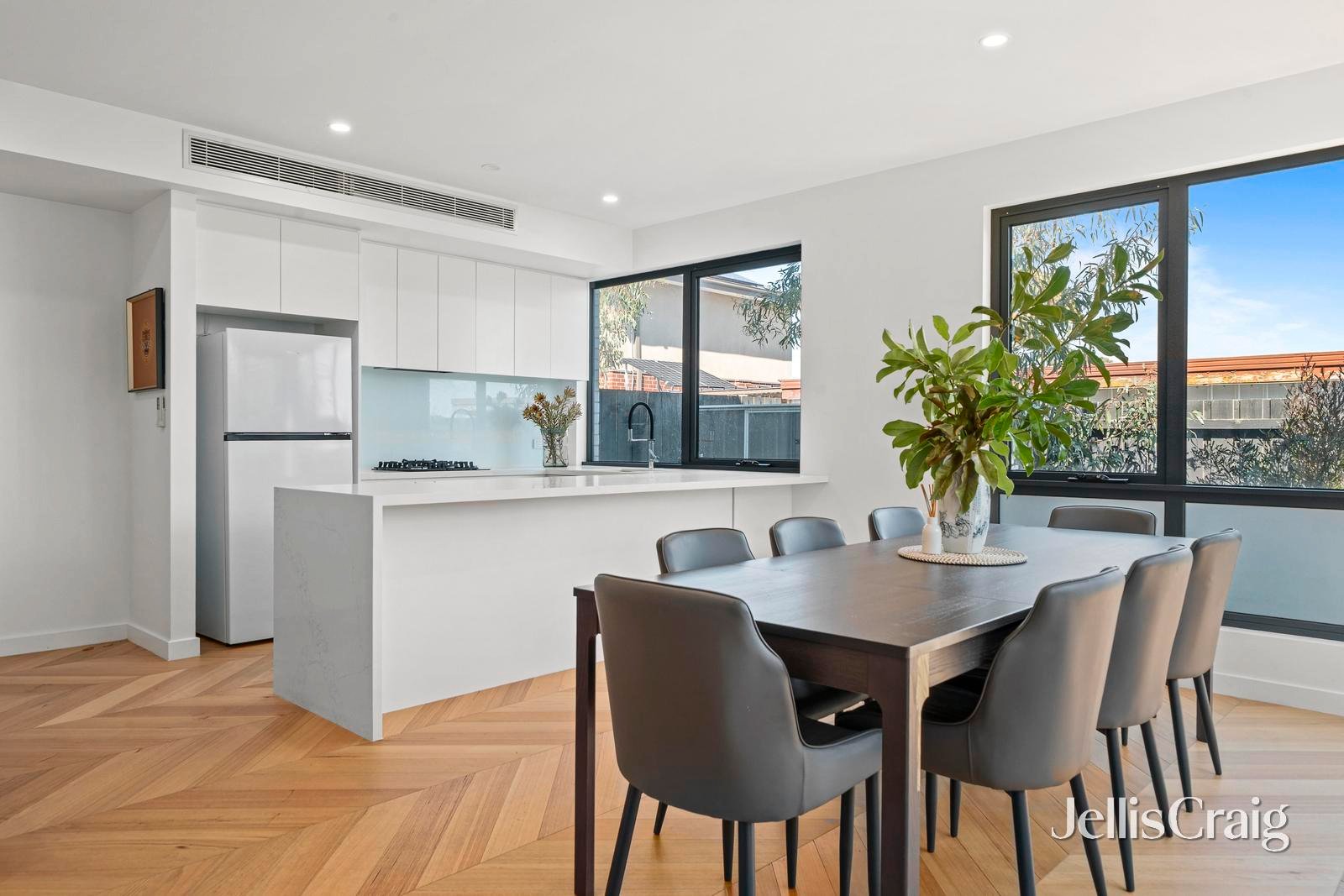 10 Alison Street, Mount Waverley image 5