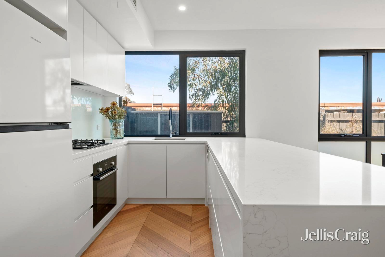 10 Alison Street, Mount Waverley image 6