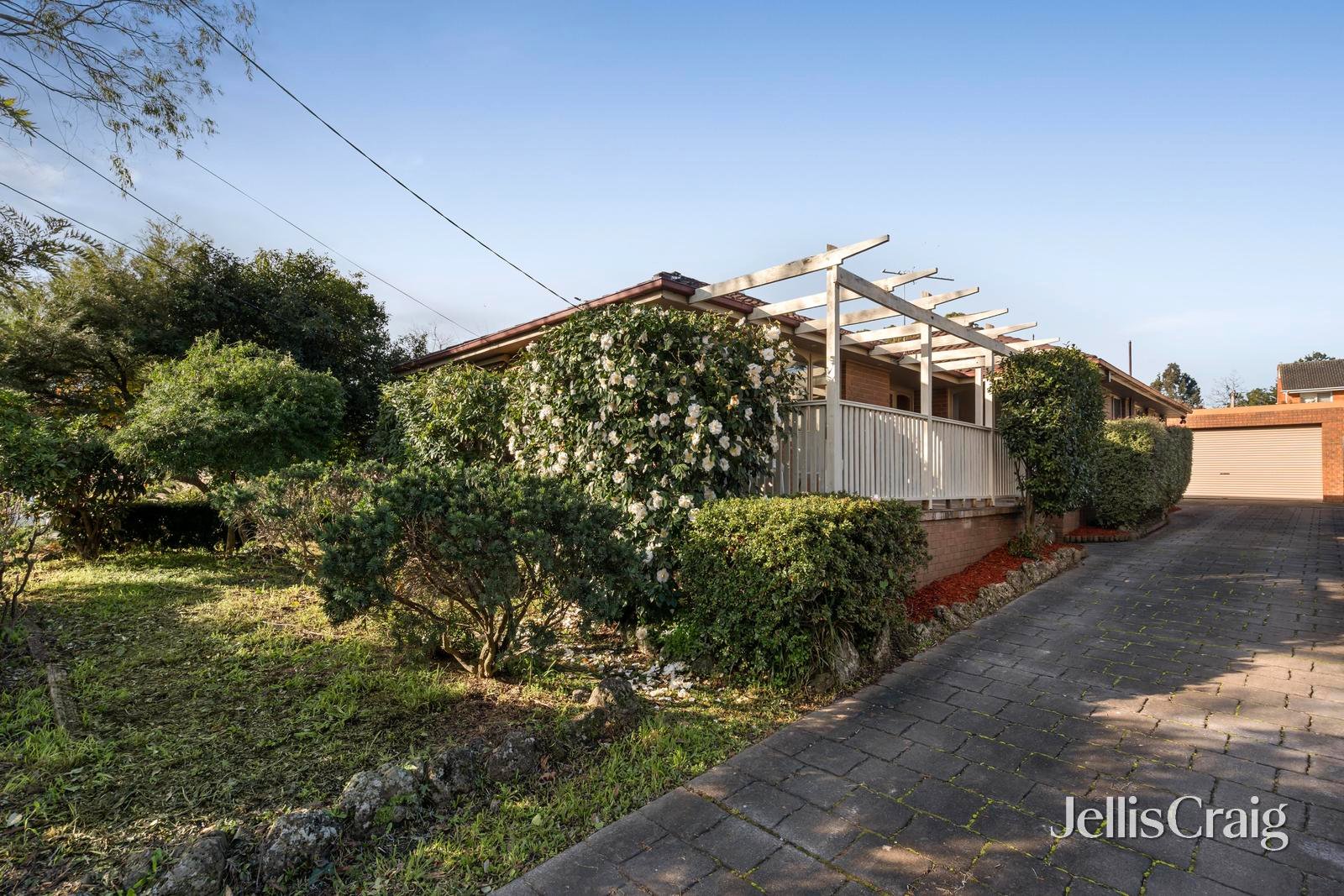 10 Aminga Court, Croydon image 1