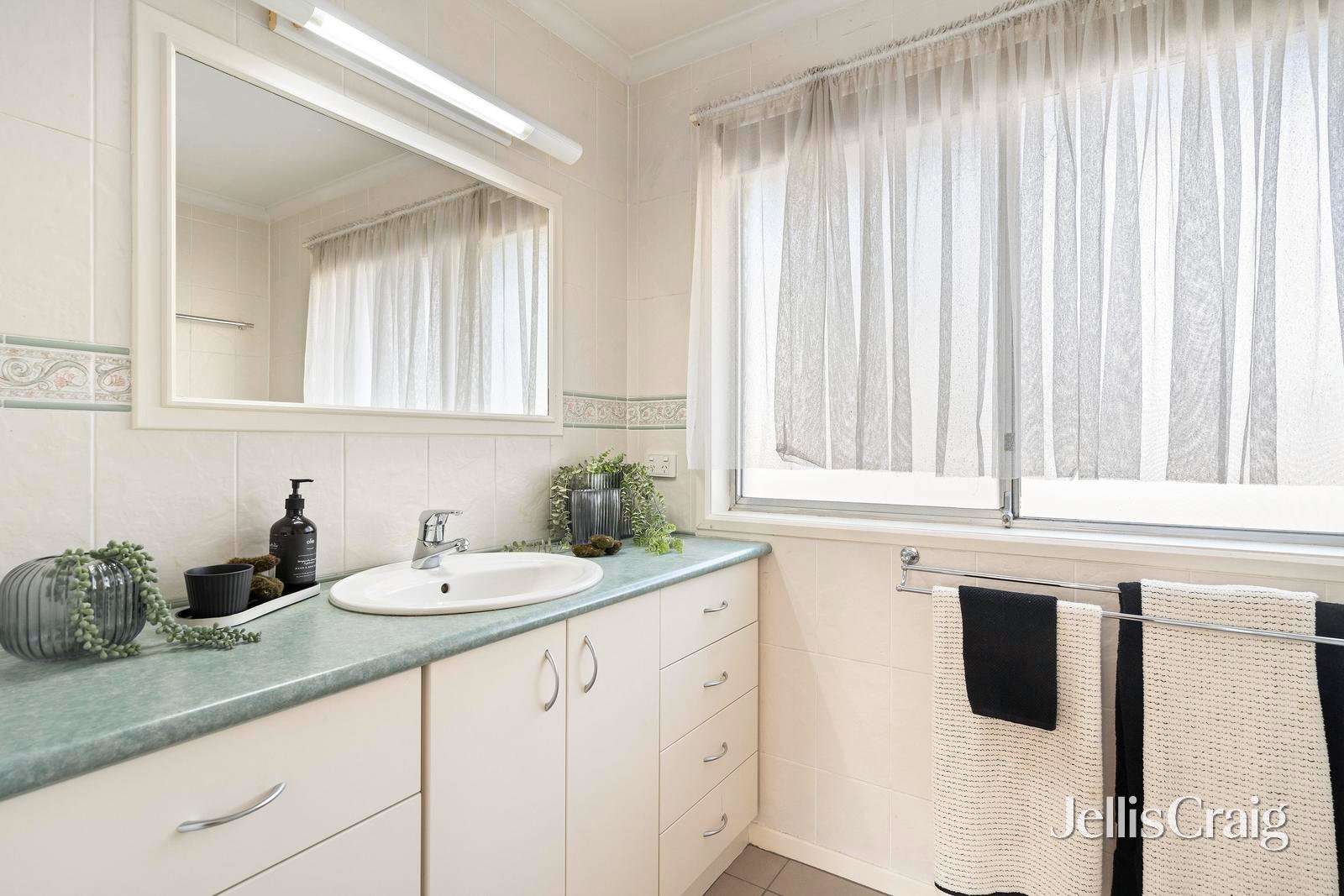 10 Aminga Court, Croydon image 10