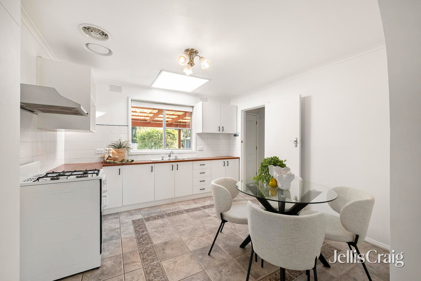 10 Anglo Court, Mooroolbark image 3