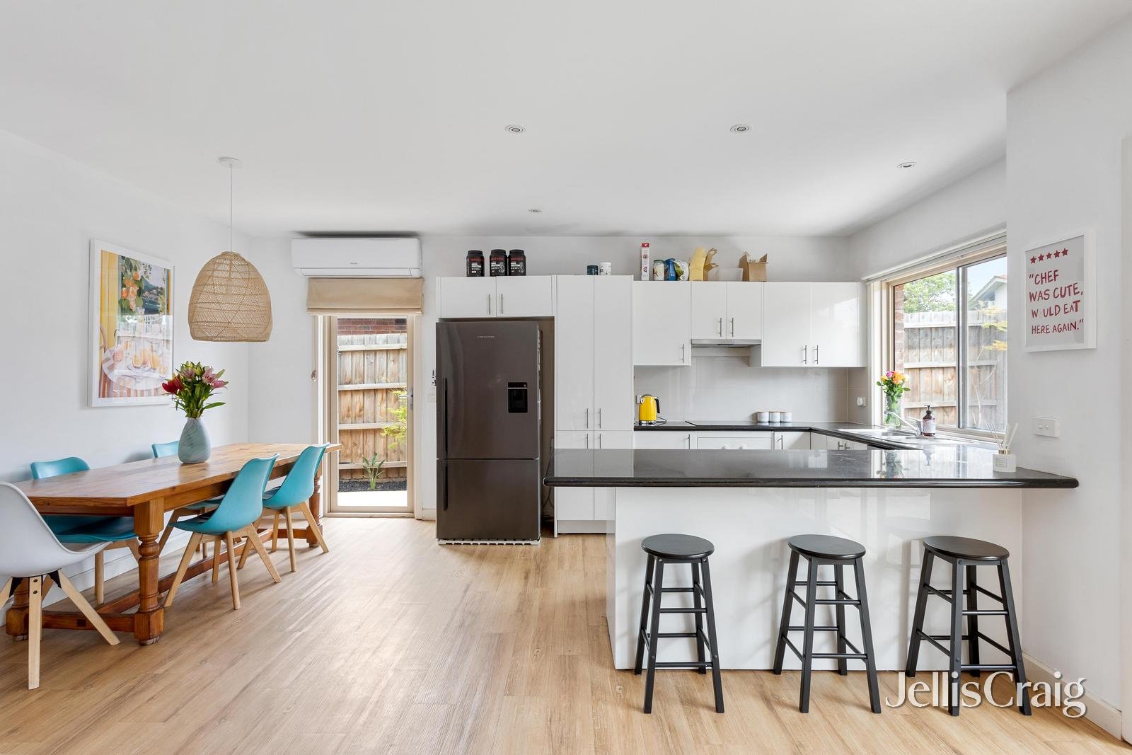 10 Anstee Grove, Bentleigh image 2