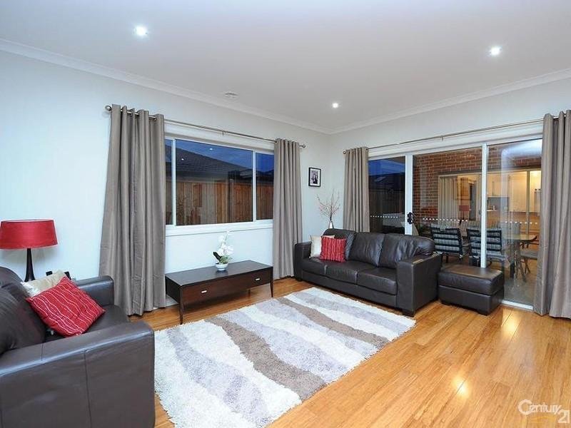 10 Arbour Avenue, Point Cook image 4