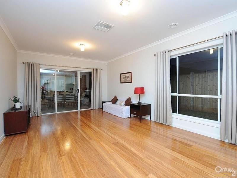 10 Arbour Avenue, Point Cook image 13