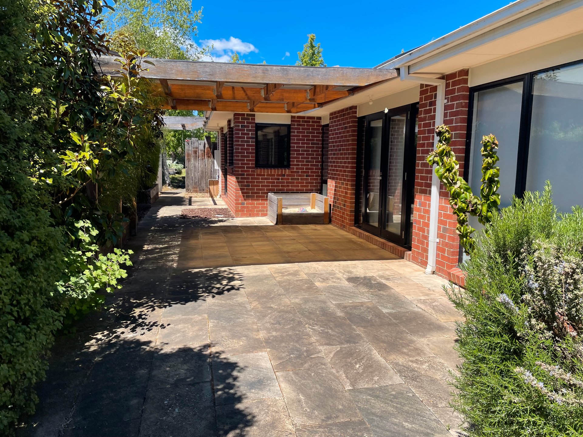 Property Gallery Thumbnail 9
