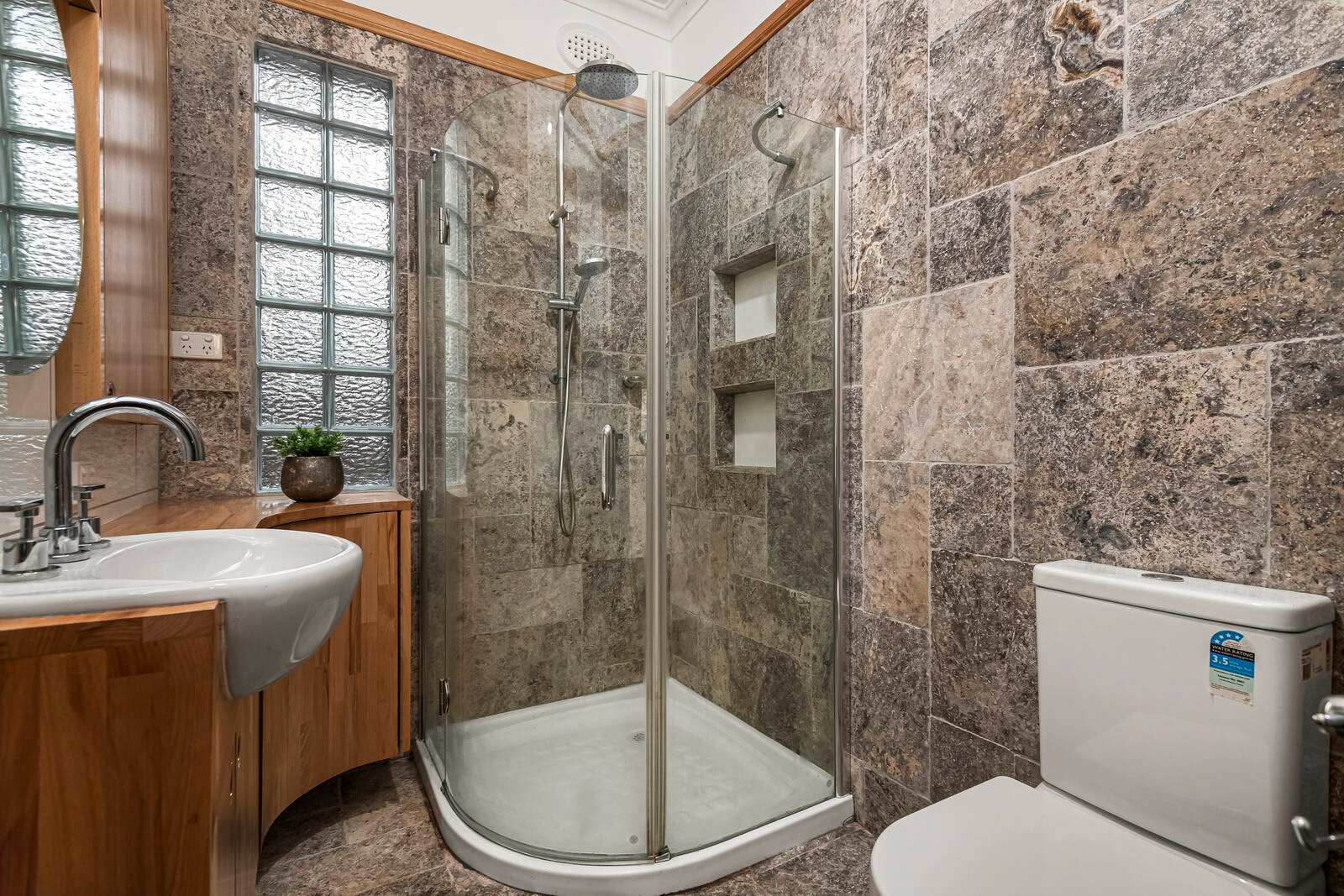 Property Gallery Thumbnail 7