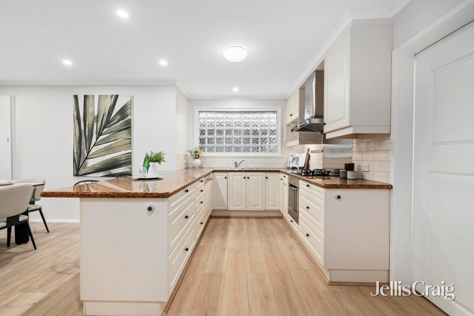 10 Banbury Street, Burwood East image 6