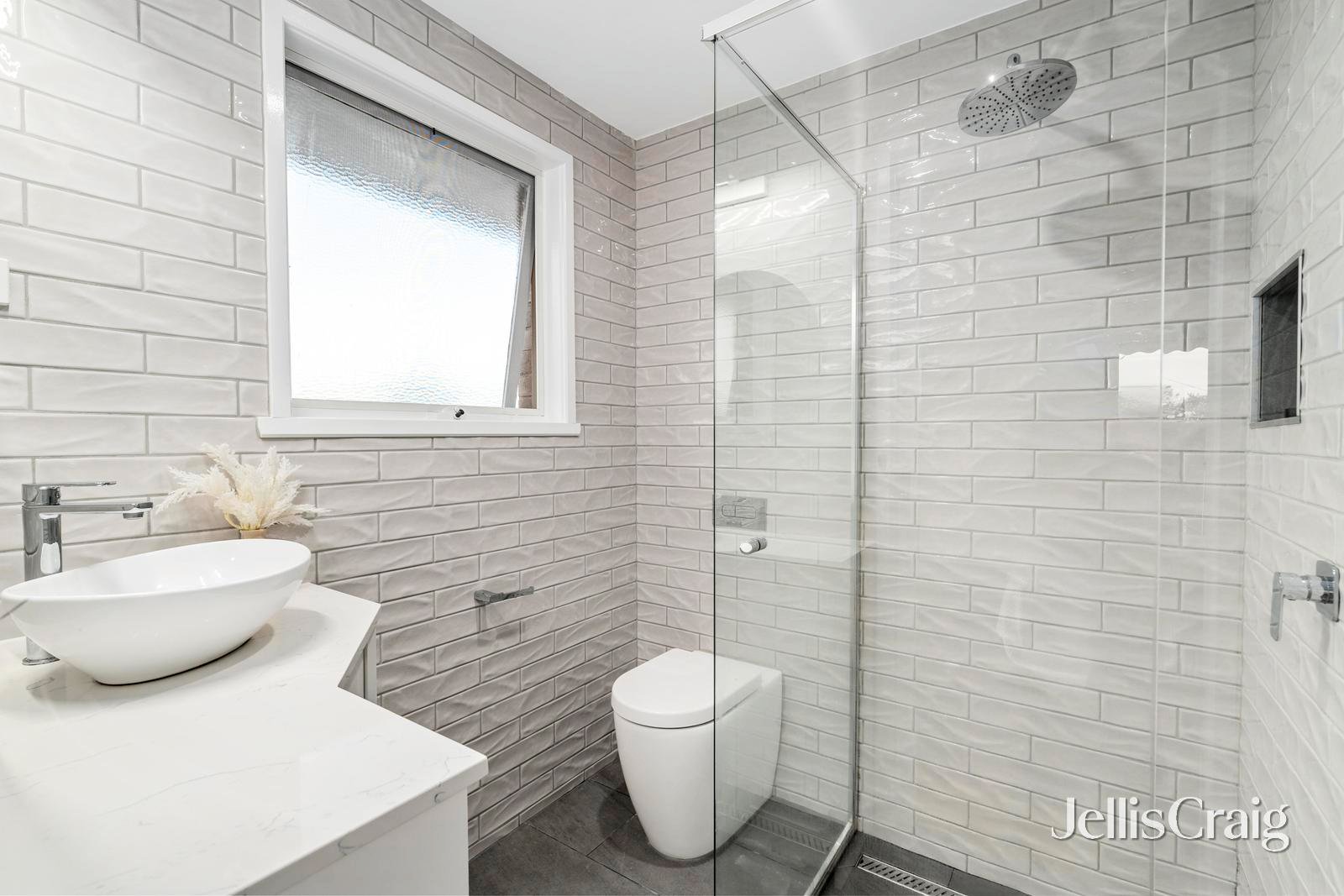 10 Banbury Street, Burwood East image 8