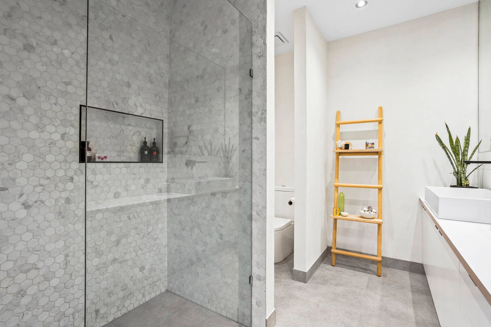 Property Gallery Thumbnail 10