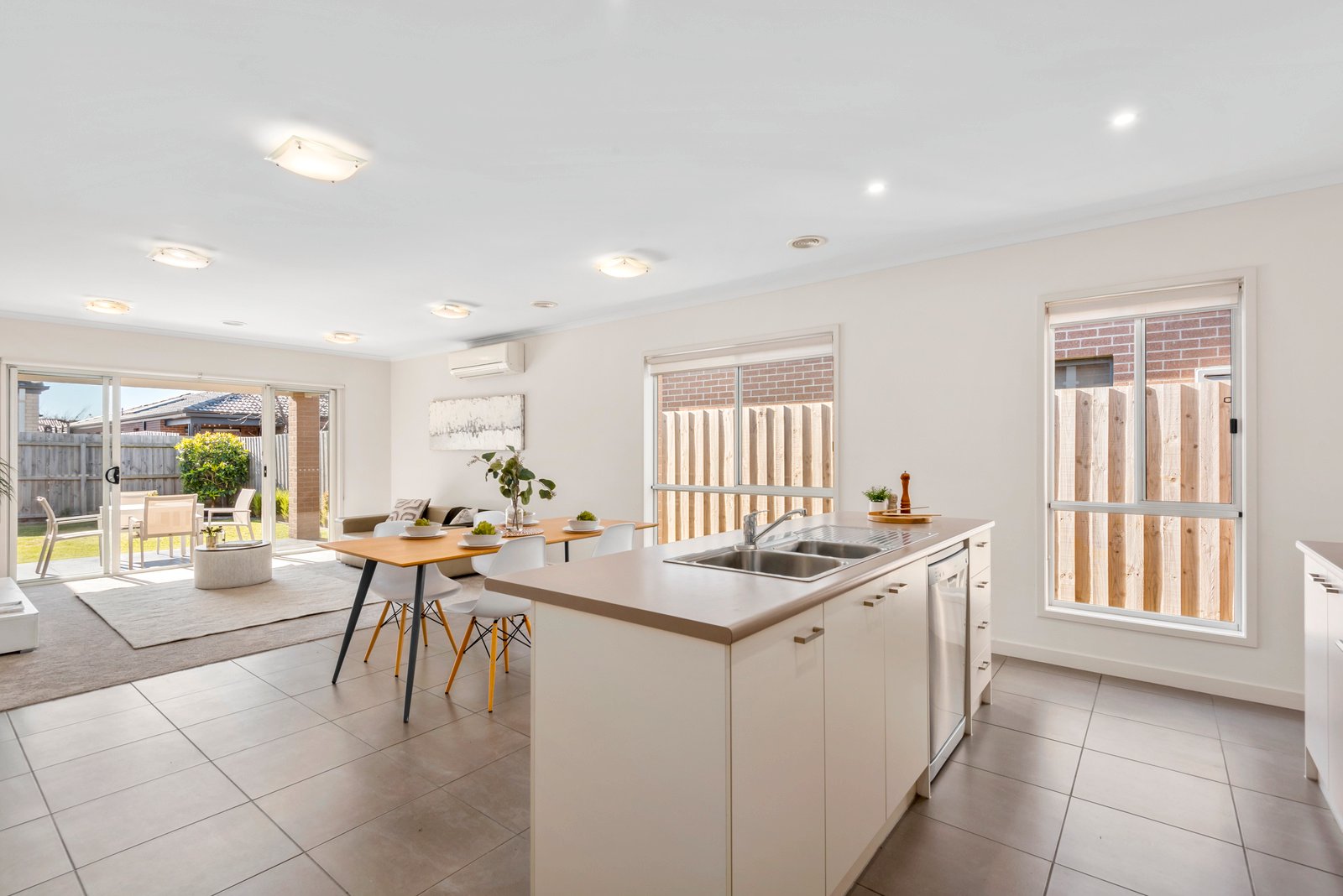 10 Beekeeper Road, Armstrong Creek image 2