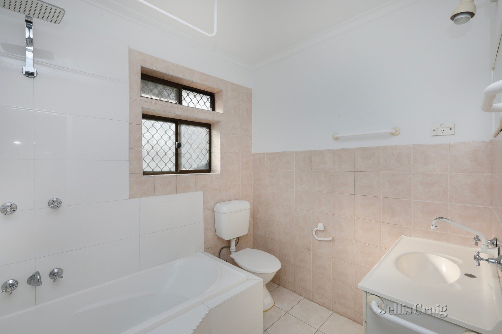 10 Belmar Avenue, Altona image 8