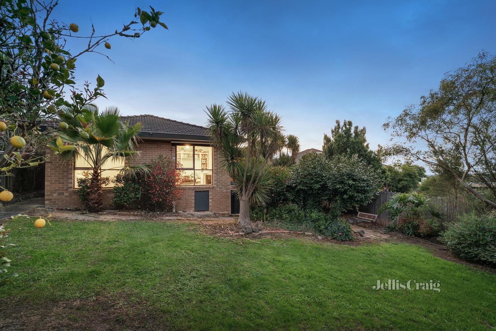 10 Benambra Drive, Templestowe Lower image 12