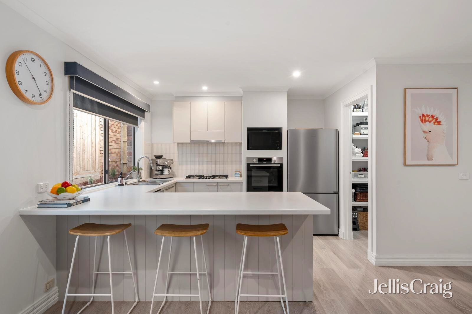 10 Berrywood Walk, Warranwood image 8