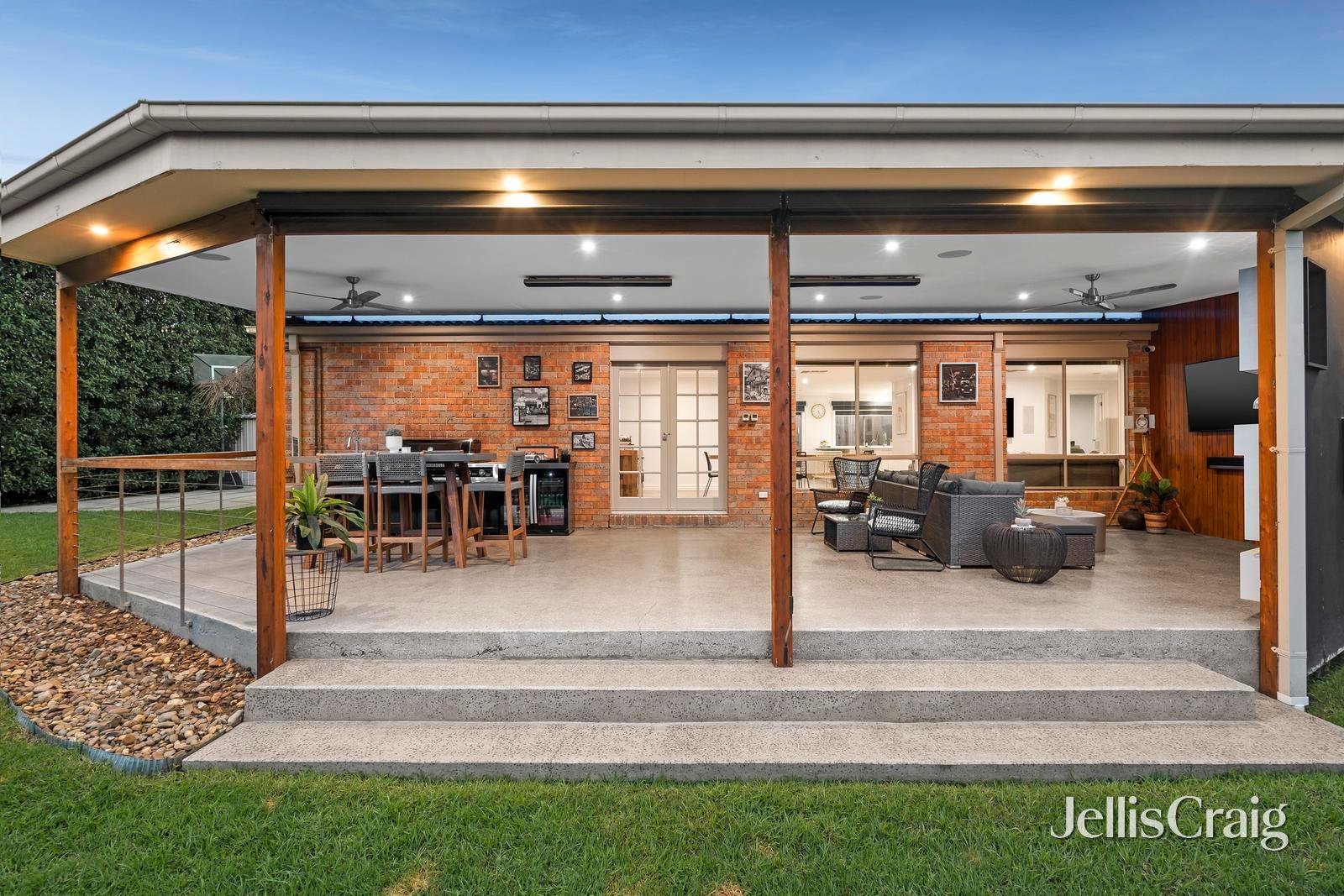 10 Berrywood Walk, Warranwood image 21