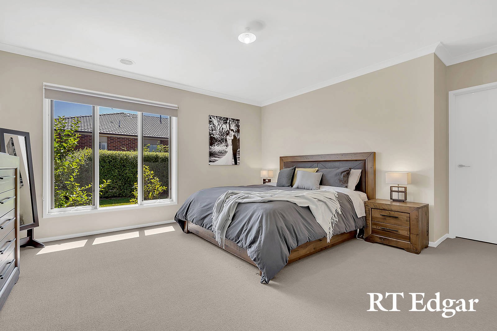 Property Gallery Thumbnail 11