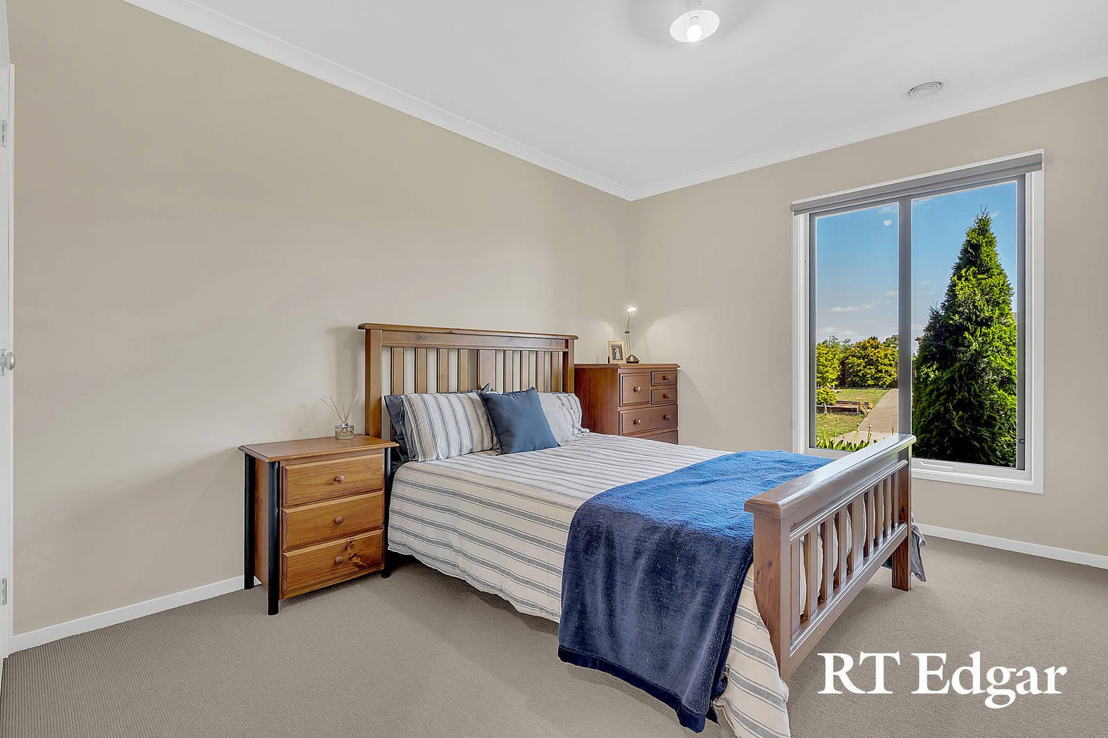 Property Gallery Thumbnail 13
